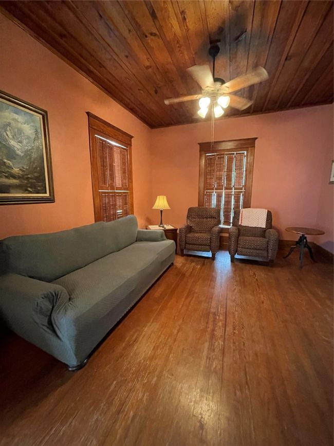 300 Nw 2 Nd St, House other with 2 bedrooms, 2 bathrooms and null parking in Hubbard TX | Image 13
