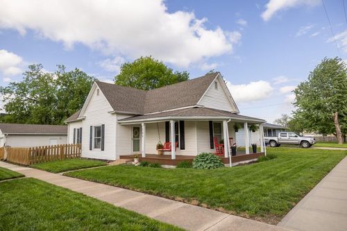 205 S Mill St, Smithville, MO, 64089-9376 | Card Image