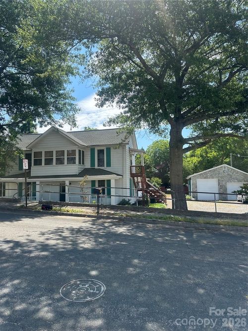 1407 N College Ave, Newton, NC, 28658-2250 | Card Image
