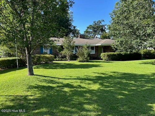 715 Circle Dr, Trent Woods, NC, 28562-7117 | Card Image