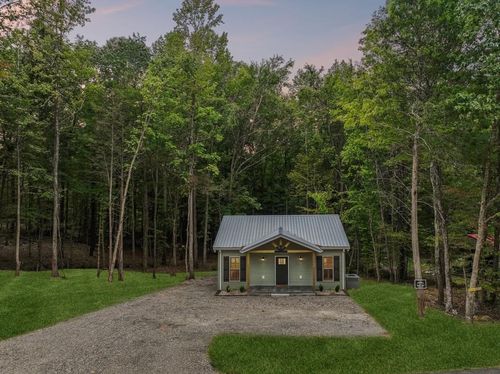 142 Beechview Dr, Clifton, TN, 38425-5001 | Card Image