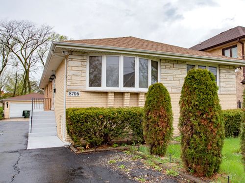 8706 W Stolting Rd, Niles, IL, 60714-1819 | Card Image