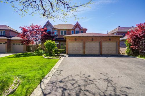 32 Dumfries Dr, Markham, ON, L6C1R9 | Card Image