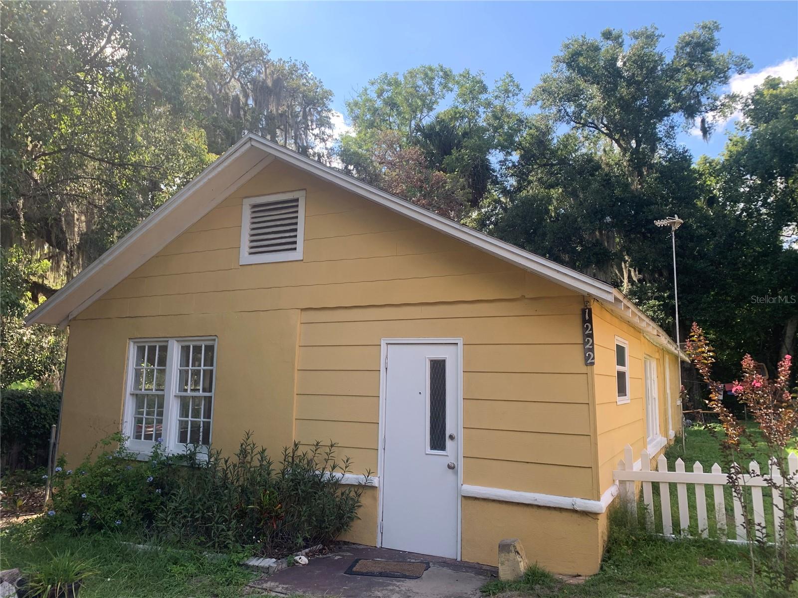 Bonaire Dr, Leesburg, FL 34748
