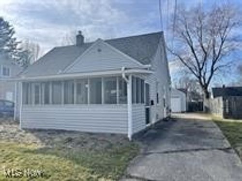 862 Chinook Ave, Akron, OH, 44305-1259 | Card Image