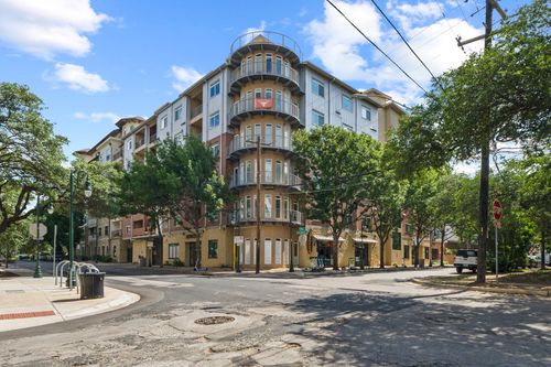 209-910 W 25th St, Austin, TX, 78705-4430 | Card Image
