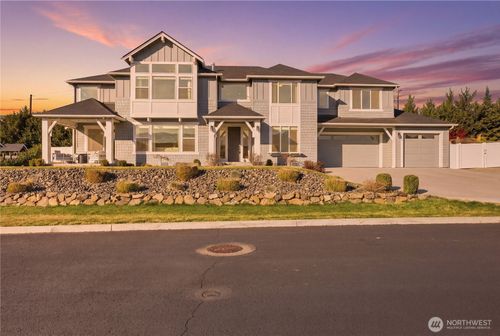 857 S Lamplight Ln, East Wenatchee, WA, 98802-6407 | Card Image