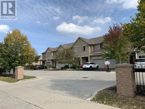 2234 Country Club Dr, Burlington, ON, L7M5A8 | Card Image