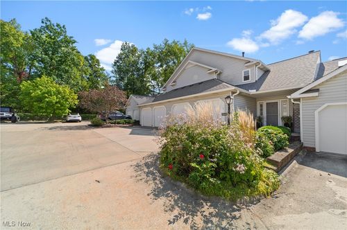 2-900 Hampton Circle, Aurora, OH, 44202 | Card Image