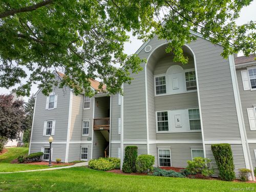 1130 Washington Grn, New Windsor, NY, 12553-6918 | Card Image
