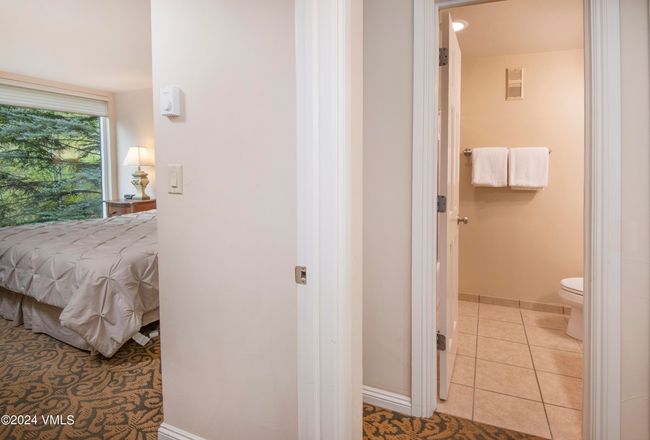 2313 - 1100 N Frontage Rd W, Condo with 2 bedrooms, 2 bathrooms and 1 parking in Vail CO | Image 12