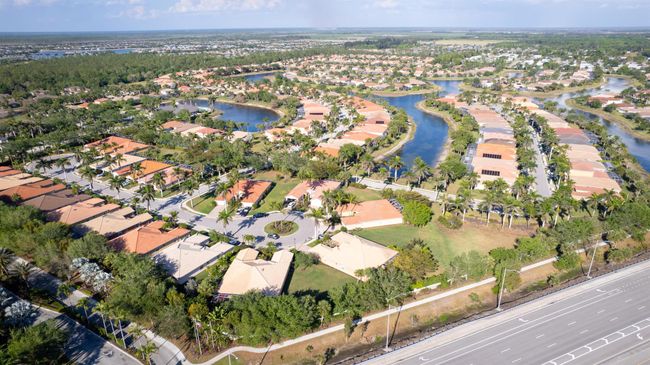 14190 Fall Creek Court, House other with 2 bedrooms, 2 bathrooms and null parking in Naples FL | Image 27
