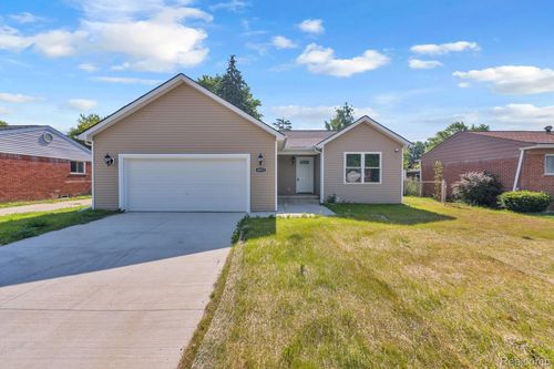 6653 Niagara St, Romulus, MI, 48174-4326 | Card Image