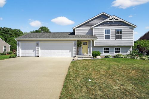 69763 Fox Xing, Edwardsburg, MI, 49112-8764 | Card Image