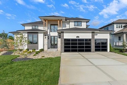 17016 Rosehill St, Overland Park, KS, 66221-8402 | Card Image