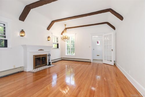 73 Jayson Ave, Great Neck, NY, 11021-4241 | Card Image