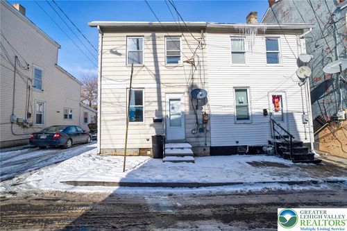 131 W Sycamore St, Allentown, PA, 18102-5155 | Card Image