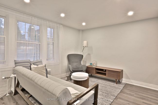 106 - 699 Eglinton Ave W, Home with 2 bedrooms, 1 bathrooms and 1 parking in Toronto ON | Image 7
