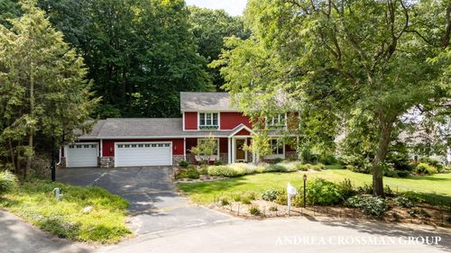 210 Timbercrest Ct, Holland, MI, 49424-2236 | Card Image