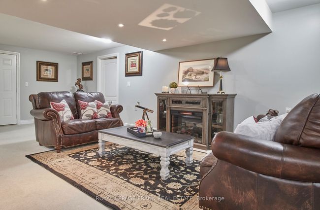 5387 Sutter Creek Dr, House other with 3 bedrooms, 2 bathrooms and 10 parking in Gores Landing ON | Image 37