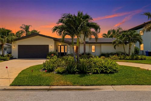 1974 Hawaii Ave Ne, ST PETERSBURG, FL, 33703-3418 | Card Image