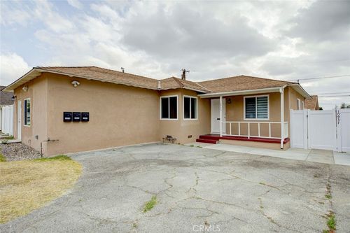 10935 Nassau Ave, Sunland, CA, 91040-2136 | Card Image