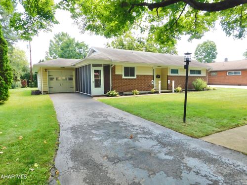 303 Washington Ave, Hollidaysburg, PA, 16648-1335 | Card Image
