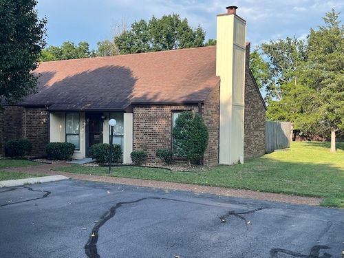 200 Castlewood Ln, Lebanon, TN, 37087-4048 | Card Image