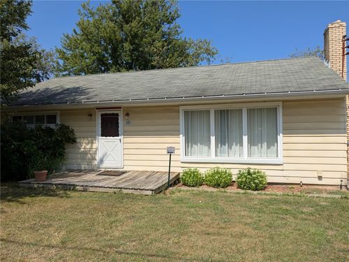 127 Concord Circle Rd, Beaver Falls, PA, 15010-8534 | Card Image
