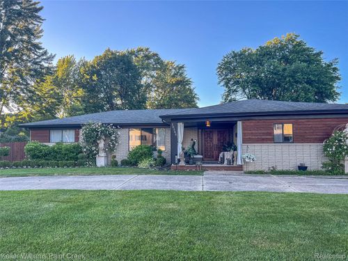 16165 Andover Dr, Clinton Township, MI, 48035-1103 | Card Image