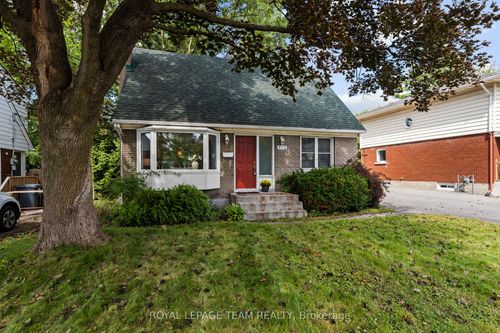 873 Smyth Rd, Ottawa, ON, K1G1P4 | Card Image