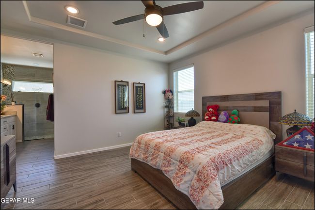 PRIMARY BEDROOM | Image 17
