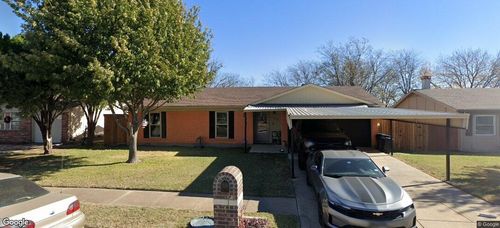 628 Thompson St, Everman, TX, 76140-2937 | Card Image