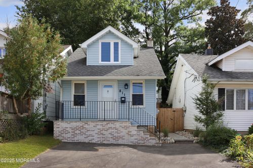 811 Shore Concourse, Keyport, NJ, 07735-5444 | Card Image