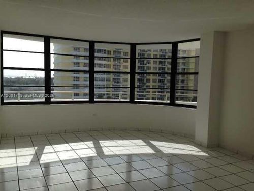 apt-8s-5555 Collins Ave, Miami Beach, FL, 33140-2542 | Card Image