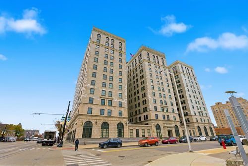 204-15 E Kirby St, Detroit, MI, 48202-4039 | Card Image