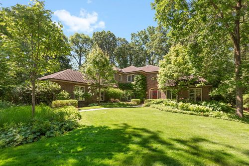 9 Exmoor Ln, Lincolnshire, IL, 60069-4016 | Card Image