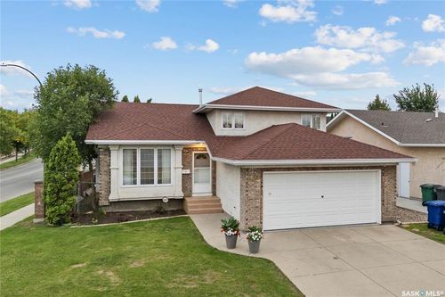 619 Blackshire Cres, Saskatoon, SK, S7V1B4 | Card Image