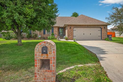 204 E Cypress St, Clever, MO, 65631-7001 | Card Image