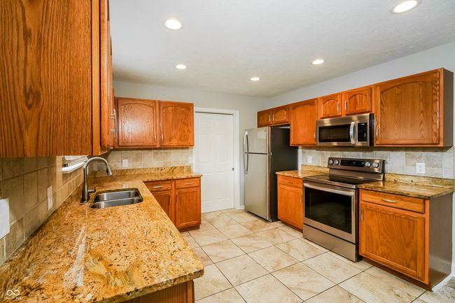 2361 Wildflower Ln, House other with 4 bedrooms, 3 bathrooms and null parking in New Palestine IN | Image 9
