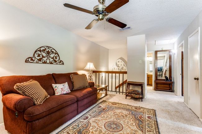 Upstairs den | Image 11