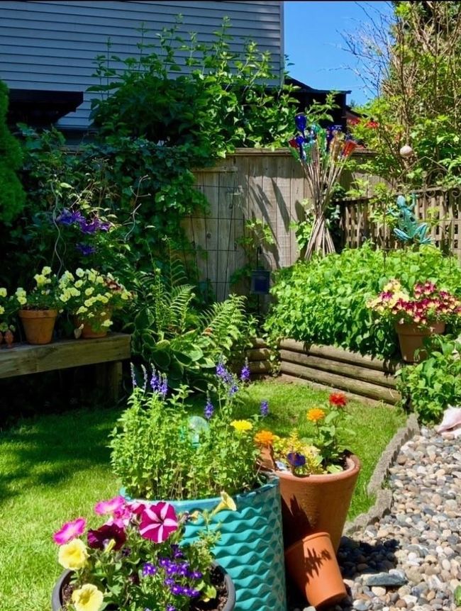 View of yard with fence | Image 28
