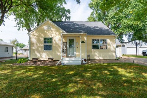 548 W Hudson St, MONDOVI, WI, 54755-1414 | Card Image
