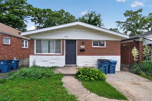 6751 Kenwood Dr, Saint Louis, MO, 63121-3130 | Card Image
