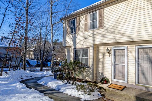 3 Cranleigh Mews, Nashua, NH, 03063-1528 | Card Image