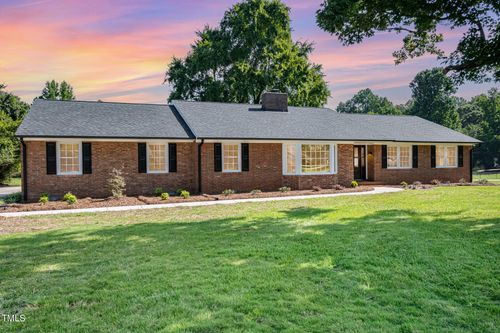 5211 Ventura Dr, Greensboro, NC, 27406-9471 | Card Image