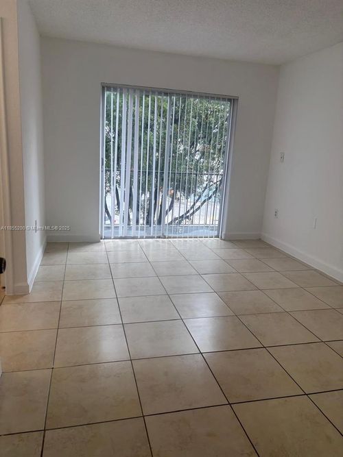 apt-332-4400 W 16th Ave, Hialeah, FL, 33012-7105 | Card Image