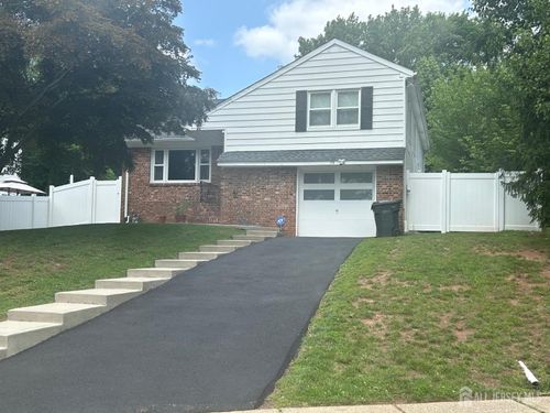 116 Oakland Ave, Metuchen, NJ, 08840-2122 | Card Image