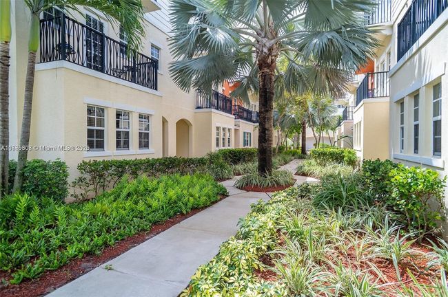 611 - 611 Sw 1 St Ter, Townhouse with 3 bedrooms, 4 bathrooms and null parking in Pompano Beach FL | Image 24