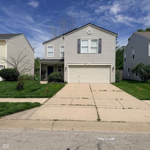 8392 S Paddleboat Ln, Pendleton, IN, 46064-8647 | Card Image